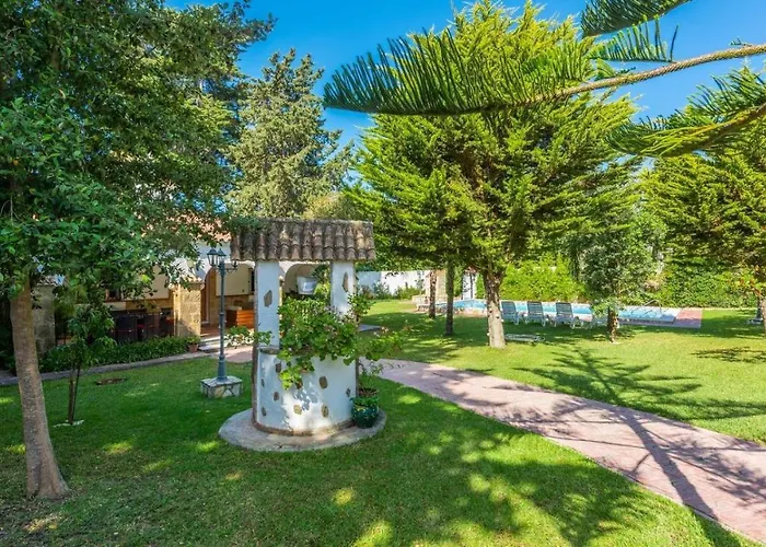 בית נופש Carmenes By Ruralidays